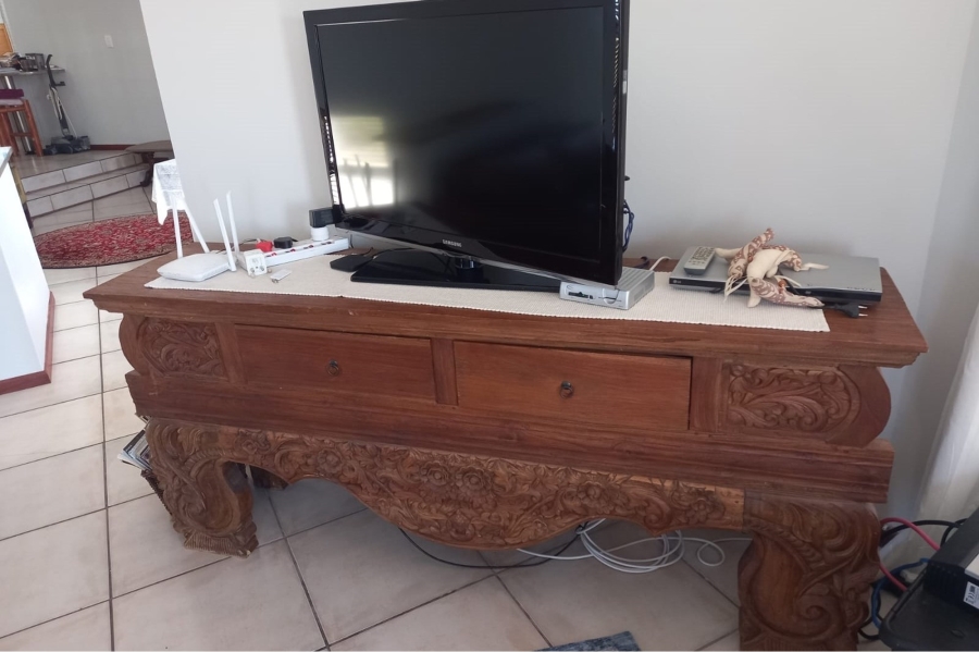 To Let 5 Bedroom Property for Rent in Paradise Beach Western Cape